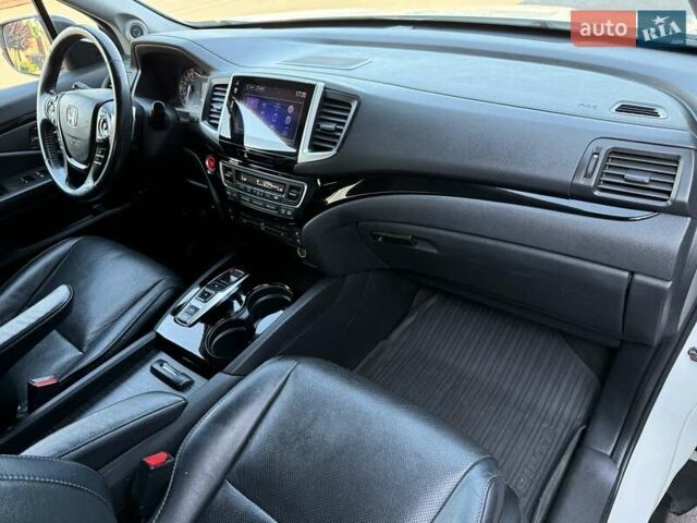 Белый Хонда Пилот, объемом двигателя 3.47 л и пробегом 74 тыс. км за 24300 $, фото 72 на Automoto.ua