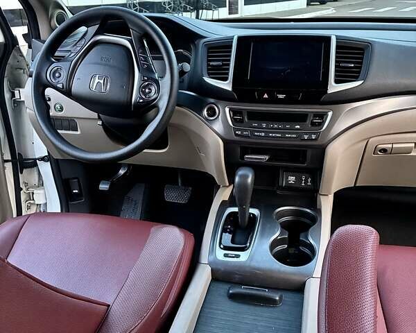 Білий Хонда Пілот, об'ємом двигуна 3.47 л та пробігом 120 тис. км за 18500 $, фото 9 на Automoto.ua