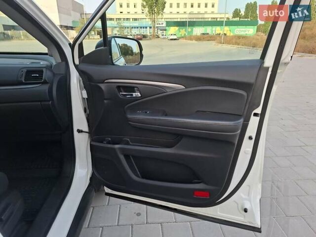 Білий Хонда Пілот, об'ємом двигуна 3.47 л та пробігом 50 тис. км за 21850 $, фото 19 на Automoto.ua