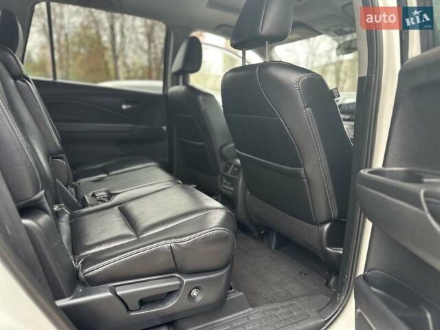 Хонда Пилот 2018 в Полтаве на Automoto.ua Белый Хонда Пилот, объемом двигателя 3.47 л и пробегом 190 тыс. км за 21500 $, фото 8 на Automoto.ua