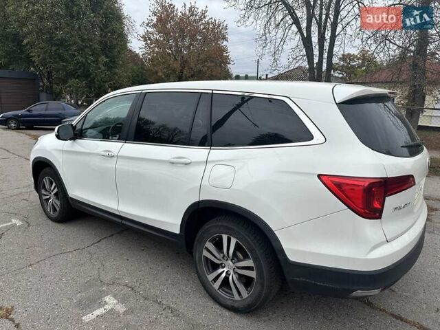 Хонда Пилот 2018 в Полтаве на Automoto.ua Белый Хонда Пилот, объемом двигателя 3.47 л и пробегом 190 тыс. км за 21500 $, фото 1 на Automoto.ua