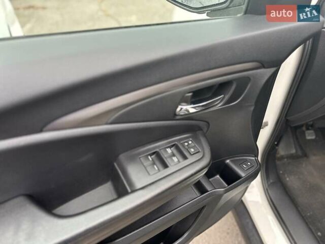 Хонда Пилот 2018 в Полтаве на Automoto.ua Белый Хонда Пилот, объемом двигателя 3.47 л и пробегом 190 тыс. км за 21500 $, фото 13 на Automoto.ua