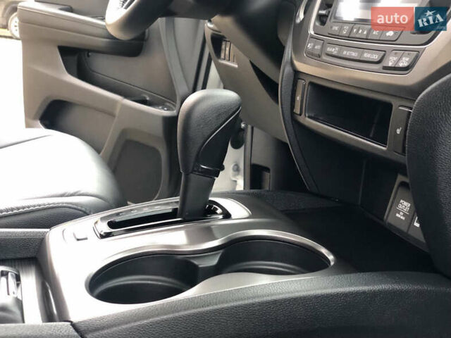 Белый Хонда Пилот, объемом двигателя 3.5 л и пробегом 20 тыс. км за 32000 $, фото 20 на Automoto.ua