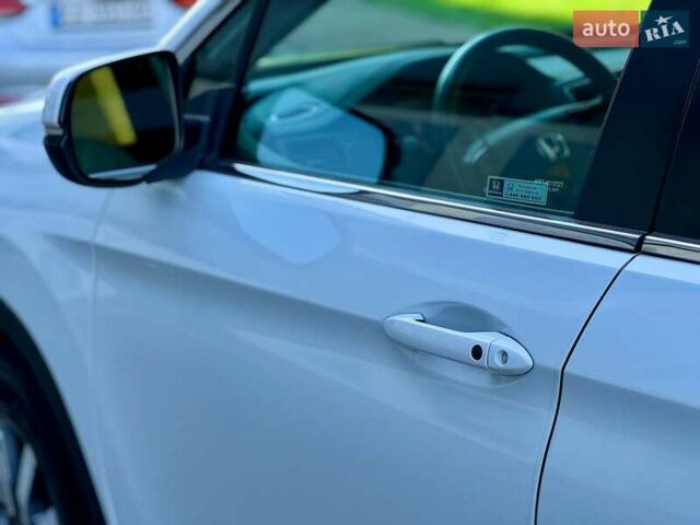 Белый Хонда Пилот, объемом двигателя 3.47 л и пробегом 151 тыс. км за 27000 $, фото 9 на Automoto.ua