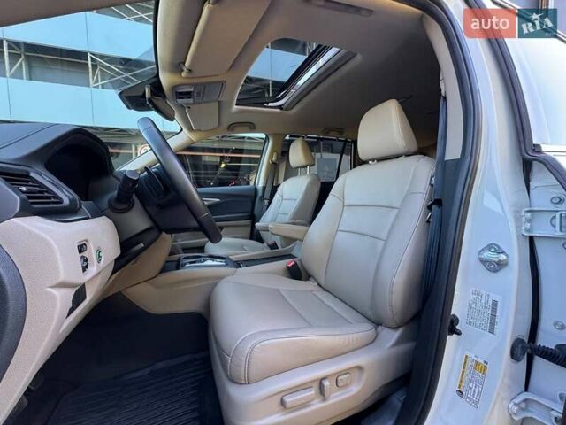 Белый Хонда Пилот, объемом двигателя 3.47 л и пробегом 151 тыс. км за 27000 $, фото 17 на Automoto.ua