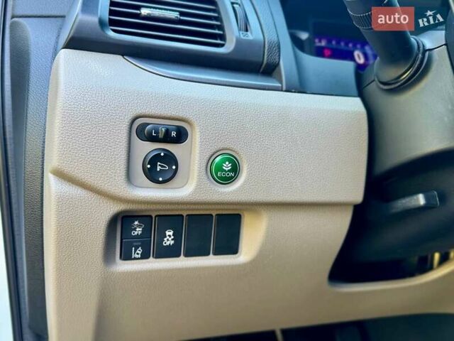 Белый Хонда Пилот, объемом двигателя 3.47 л и пробегом 151 тыс. км за 27000 $, фото 24 на Automoto.ua
