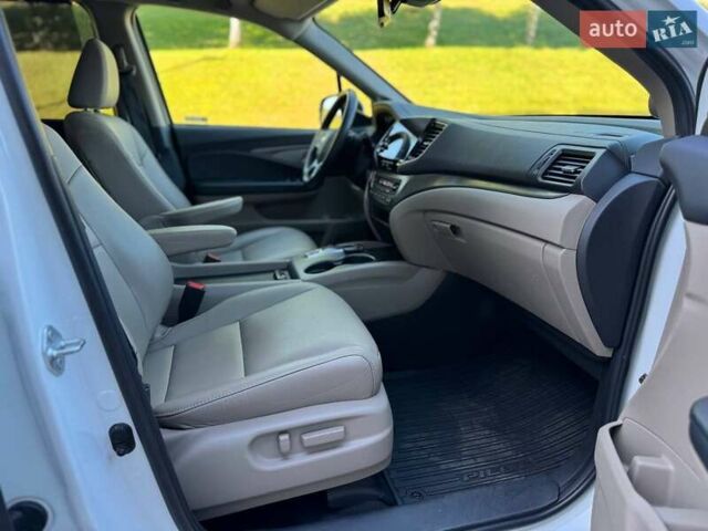 Белый Хонда Пилот, объемом двигателя 3.47 л и пробегом 151 тыс. км за 27000 $, фото 38 на Automoto.ua