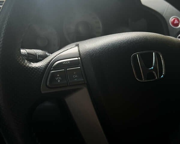 Черный Хонда Пилот, объемом двигателя 3.47 л и пробегом 251 тыс. км за 10500 $, фото 14 на Automoto.ua