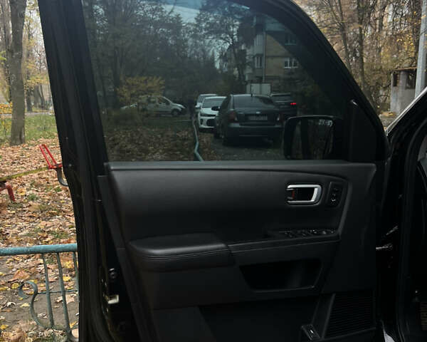 Черный Хонда Пилот, объемом двигателя 3.47 л и пробегом 251 тыс. км за 10500 $, фото 6 на Automoto.ua