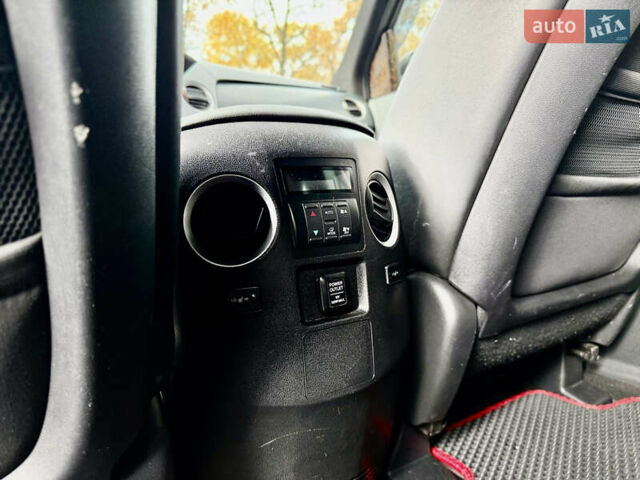 Чорний Хонда Пілот, об'ємом двигуна 3.5 л та пробігом 201 тис. км за 11999 $, фото 52 на Automoto.ua