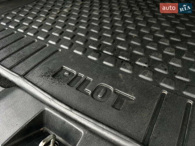 Чорний Хонда Пілот, об'ємом двигуна 3.47 л та пробігом 240 тис. км за 9999 $, фото 26 на Automoto.ua