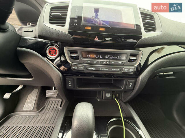 Черный Хонда Пилот, объемом двигателя 3.47 л и пробегом 162 тыс. км за 22000 $, фото 17 на Automoto.ua