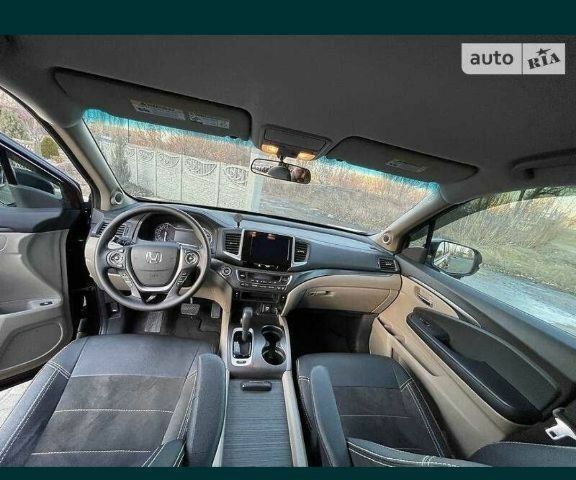 Красный Хонда Пилот, объемом двигателя 0 л и пробегом 180 тыс. км за 23400 $, фото 6 на Automoto.ua