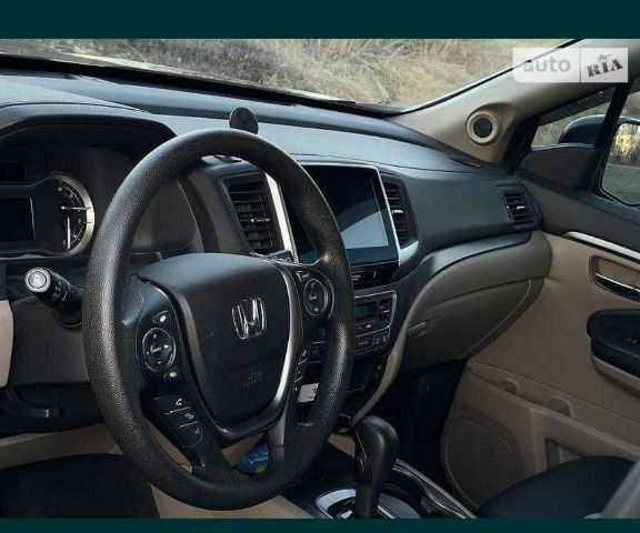 Красный Хонда Пилот, объемом двигателя 0 л и пробегом 180 тыс. км за 23400 $, фото 5 на Automoto.ua