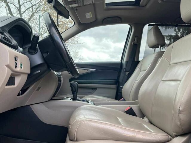 Красный Хонда Пилот, объемом двигателя 3.5 л и пробегом 246 тыс. км за 17300 $, фото 8 на Automoto.ua