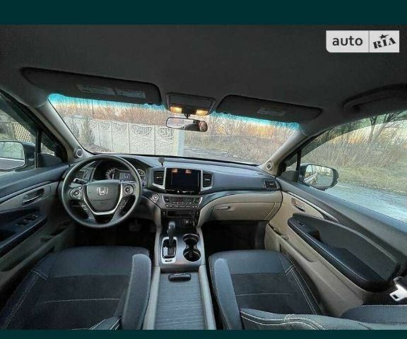 Красный Хонда Пилот, объемом двигателя 0 л и пробегом 180 тыс. км за 23400 $, фото 2 на Automoto.ua