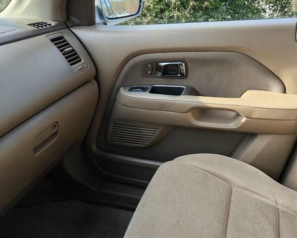 Серый Хонда Пилот, объемом двигателя 3.5 л и пробегом 202 тыс. км за 7800 $, фото 3 на Automoto.ua