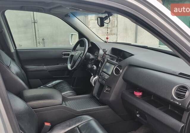 Серый Хонда Пилот, объемом двигателя 3.5 л и пробегом 250 тыс. км за 12000 $, фото 13 на Automoto.ua