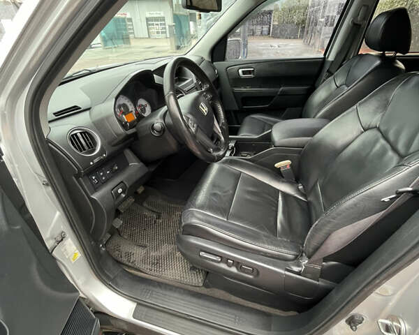 Сірий Хонда Пілот, об'ємом двигуна 3.47 л та пробігом 211 тис. км за 11500 $, фото 12 на Automoto.ua