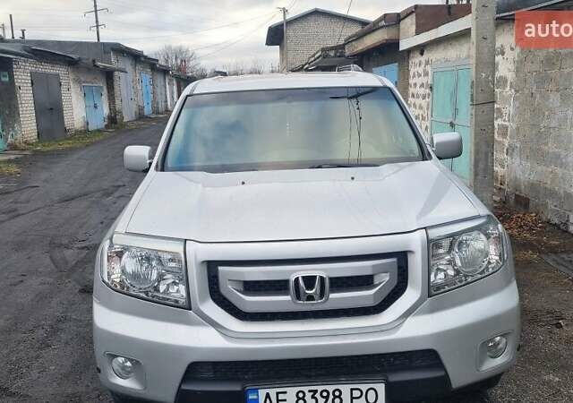 Серый Хонда Пилот, объемом двигателя 3.5 л и пробегом 250 тыс. км за 12000 $, фото 2 на Automoto.ua