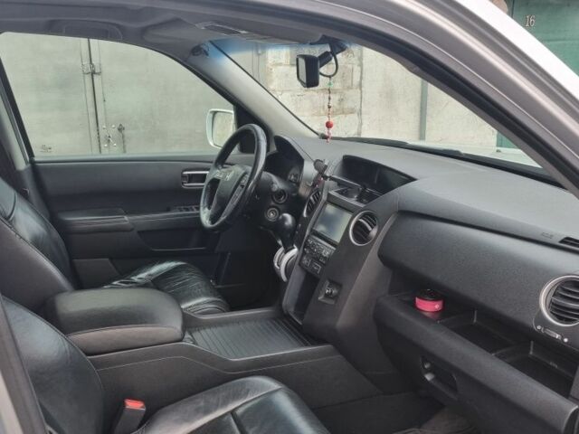 Серый Хонда Пилот, объемом двигателя 3.5 л и пробегом 250 тыс. км за 12000 $, фото 14 на Automoto.ua