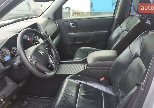 Серый Хонда Пилот, объемом двигателя 3.5 л и пробегом 250 тыс. км за 12000 $, фото 8 на Automoto.ua