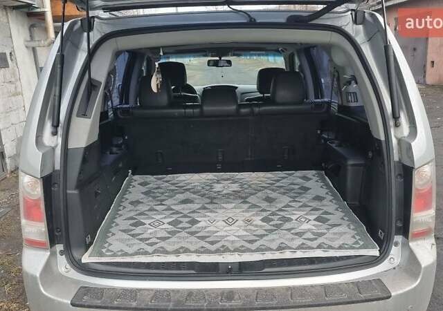 Серый Хонда Пилот, объемом двигателя 3.5 л и пробегом 250 тыс. км за 12000 $, фото 10 на Automoto.ua