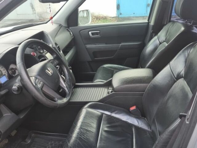 Серый Хонда Пилот, объемом двигателя 3.5 л и пробегом 250 тыс. км за 12000 $, фото 9 на Automoto.ua