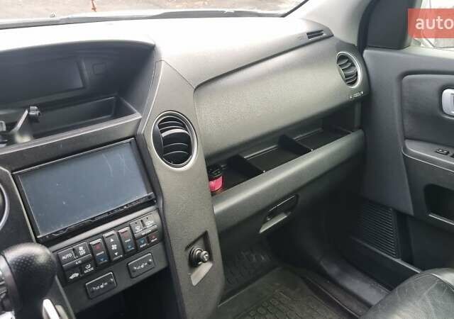 Серый Хонда Пилот, объемом двигателя 3.5 л и пробегом 250 тыс. км за 12000 $, фото 12 на Automoto.ua