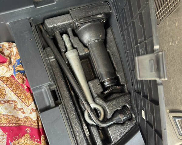 Сірий Хонда Пілот, об'ємом двигуна 3.47 л та пробігом 309 тис. км за 10500 $, фото 27 на Automoto.ua