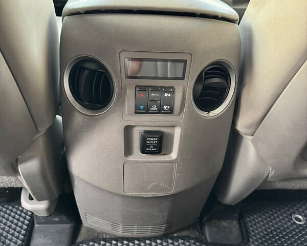 Сірий Хонда Пілот, об'ємом двигуна 3.47 л та пробігом 309 тис. км за 10500 $, фото 18 на Automoto.ua