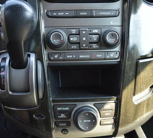 Сірий Хонда Пілот, об'ємом двигуна 3.47 л та пробігом 160 тис. км за 14550 $, фото 30 на Automoto.ua