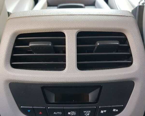 Серый Хонда Пилот, объемом двигателя 3.47 л и пробегом 90 тыс. км за 19300 $, фото 5 на Automoto.ua