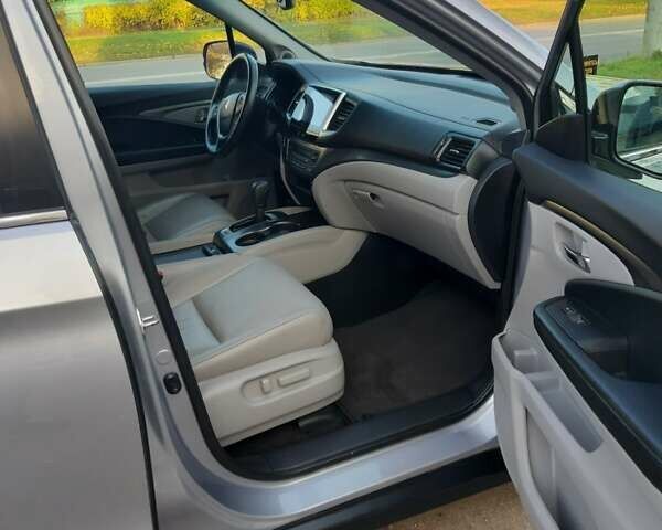 Серый Хонда Пилот, объемом двигателя 3.5 л и пробегом 86 тыс. км за 25300 $, фото 6 на Automoto.ua