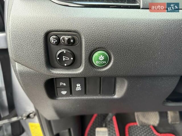 Серый Хонда Пилот, объемом двигателя 3 л и пробегом 125 тыс. км за 23500 $, фото 40 на Automoto.ua