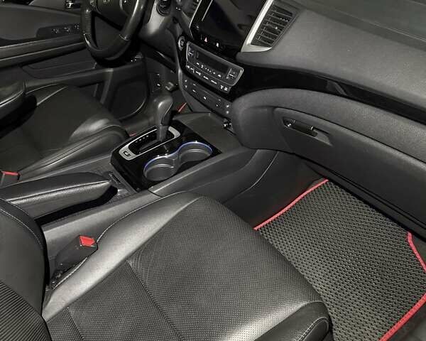 Серый Хонда Пилот, объемом двигателя 3 л и пробегом 125 тыс. км за 23000 $, фото 15 на Automoto.ua