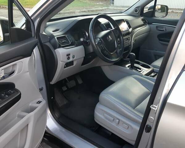 Серый Хонда Пилот, объемом двигателя 3.5 л и пробегом 86 тыс. км за 25300 $, фото 5 на Automoto.ua