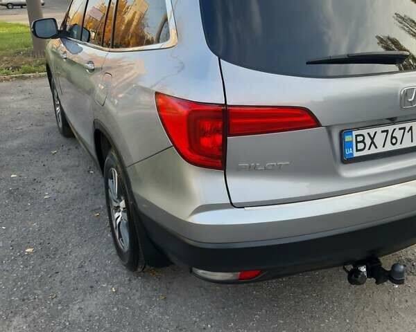 Серый Хонда Пилот, объемом двигателя 3.5 л и пробегом 86 тыс. км за 25300 $, фото 4 на Automoto.ua