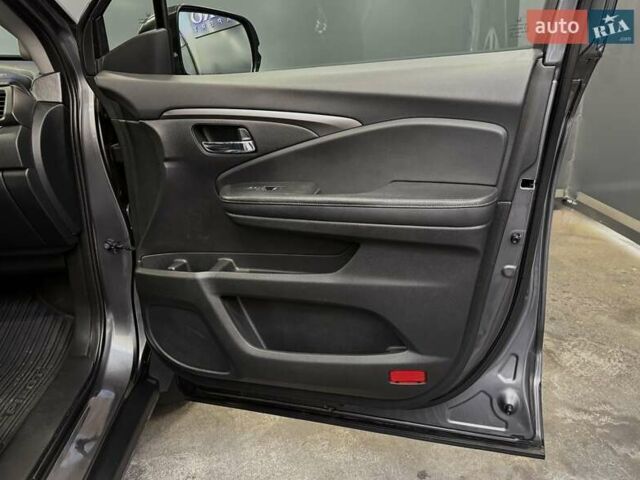 Сірий Хонда Пілот, об'ємом двигуна 3.5 л та пробігом 69 тис. км за 24500 $, фото 37 на Automoto.ua