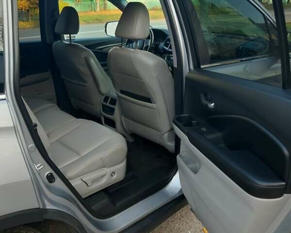 Серый Хонда Пилот, объемом двигателя 3.5 л и пробегом 86 тыс. км за 25300 $, фото 7 на Automoto.ua