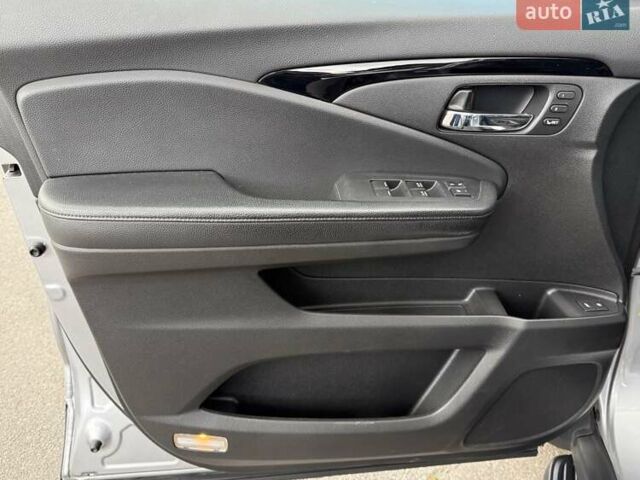 Серый Хонда Пилот, объемом двигателя 3 л и пробегом 125 тыс. км за 23500 $, фото 42 на Automoto.ua