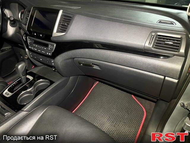 Хонда Пилот 2018 в Киеве на Automoto.ua Серый Хонда Пилот, объемом двигателя 3 л и пробегом 125 тыс. км за 22800 $, фото 9 на Automoto.ua