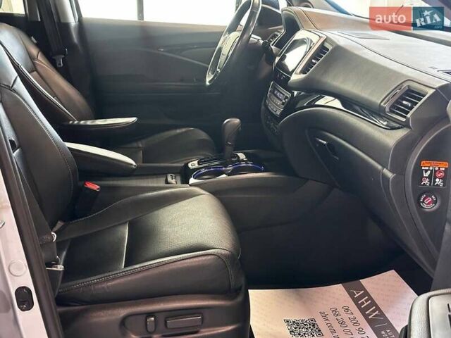 Серый Хонда Пилот, объемом двигателя 3 л и пробегом 147 тыс. км за 23900 $, фото 32 на Automoto.ua