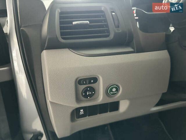 Серый Хонда Пилот, объемом двигателя 3.47 л и пробегом 77 тыс. км за 24950 $, фото 14 на Automoto.ua