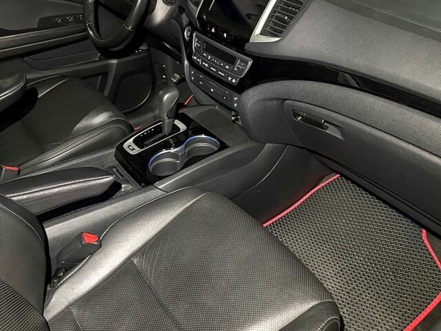 Хонда Пилот 2018 в Киеве на Automoto.ua Серый Хонда Пилот, объемом двигателя 3 л и пробегом 125 тыс. км за 22800 $, фото 8 на Automoto.ua