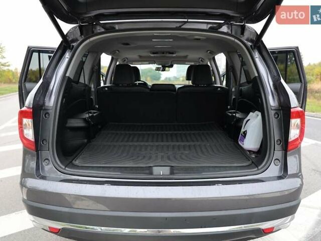 Серый Хонда Пилот, объемом двигателя 3.47 л и пробегом 81 тыс. км за 25000 $, фото 10 на Automoto.ua