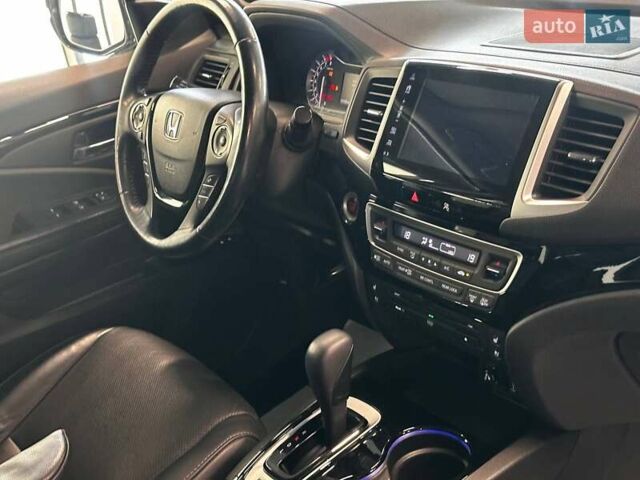 Серый Хонда Пилот, объемом двигателя 3 л и пробегом 147 тыс. км за 23900 $, фото 33 на Automoto.ua