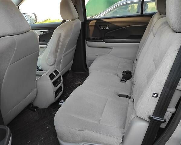 Серый Хонда Пилот, объемом двигателя 3.5 л и пробегом 155 тыс. км за 20000 $, фото 8 на Automoto.ua