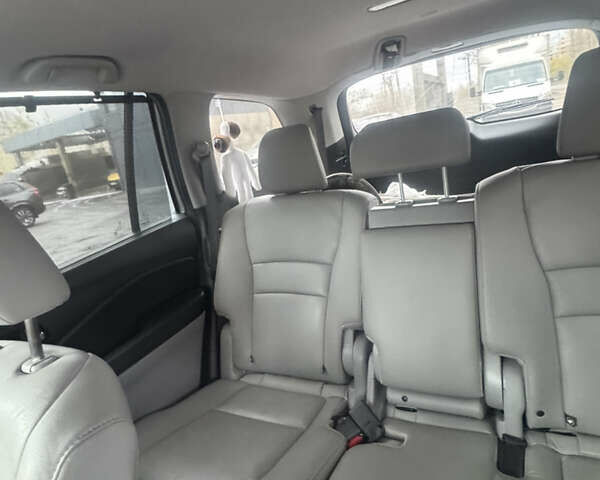 Серый Хонда Пилот, объемом двигателя 3.47 л и пробегом 135 тыс. км за 24000 $, фото 8 на Automoto.ua