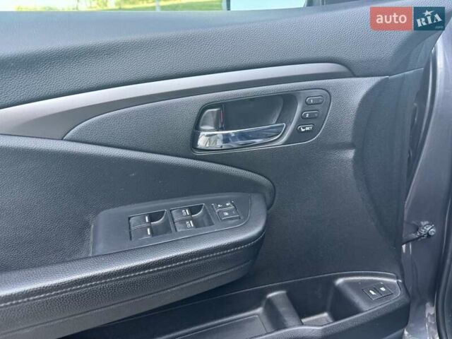 Серый Хонда Пилот, объемом двигателя 3.47 л и пробегом 29 тыс. км за 22499 $, фото 10 на Automoto.ua